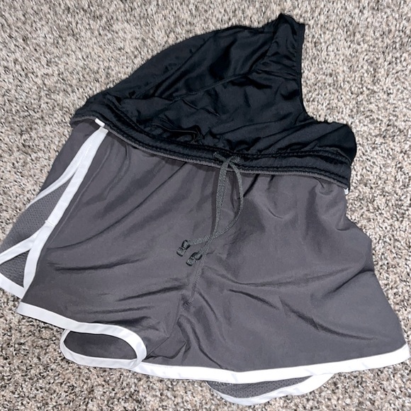 Under Armour Dri-Fit Running Shorts - Picture 4 of 5